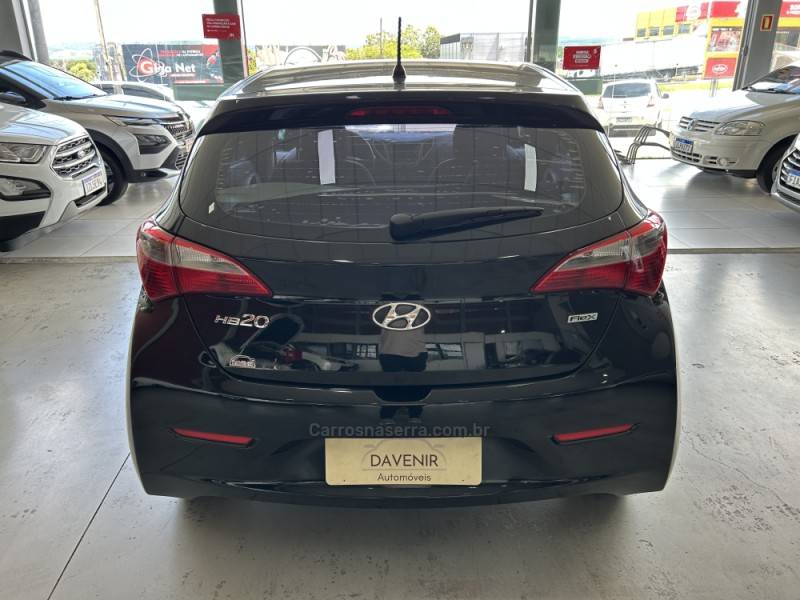 HYUNDAI - HB20 - 2015/2015 - Preta - R$ 47.900,00