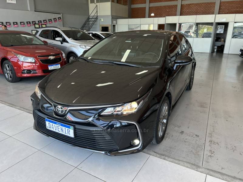 TOYOTA - COROLLA - 2022/2023 - Preta - R$ 134.900,00