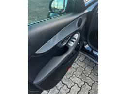 MERCEDES-BENZ - C 180 - 2016/2016 - Preta - R$ 110.000,00