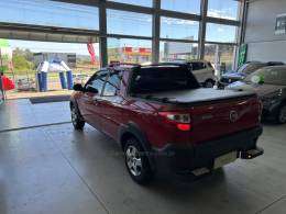 FIAT - STRADA - 2015/2016 - Vermelha - R$ 69.900,00