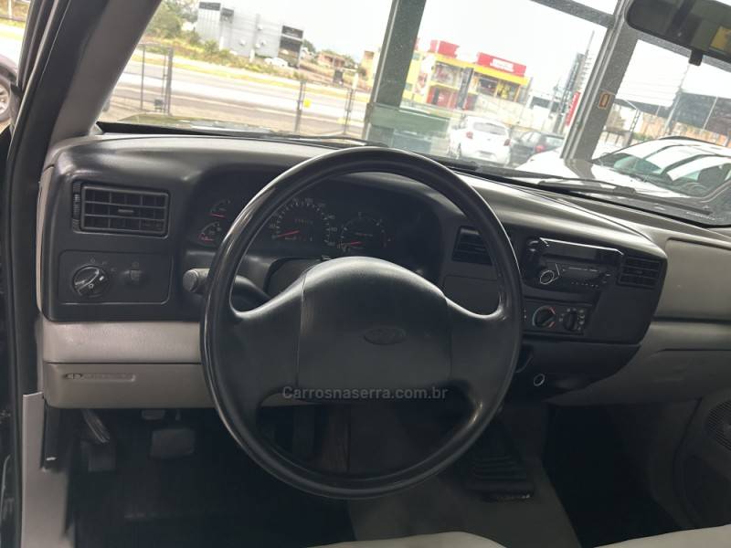 FORD - F-250 - 2000/2000 - Preta - R$ 119.900,00