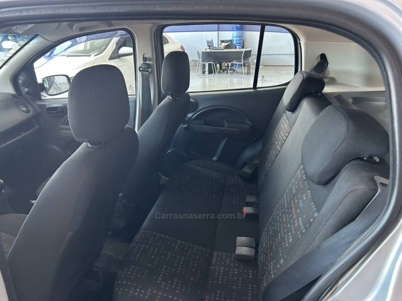FIAT - UNO - 2014/2014 - Prata - R$ 32.900,00