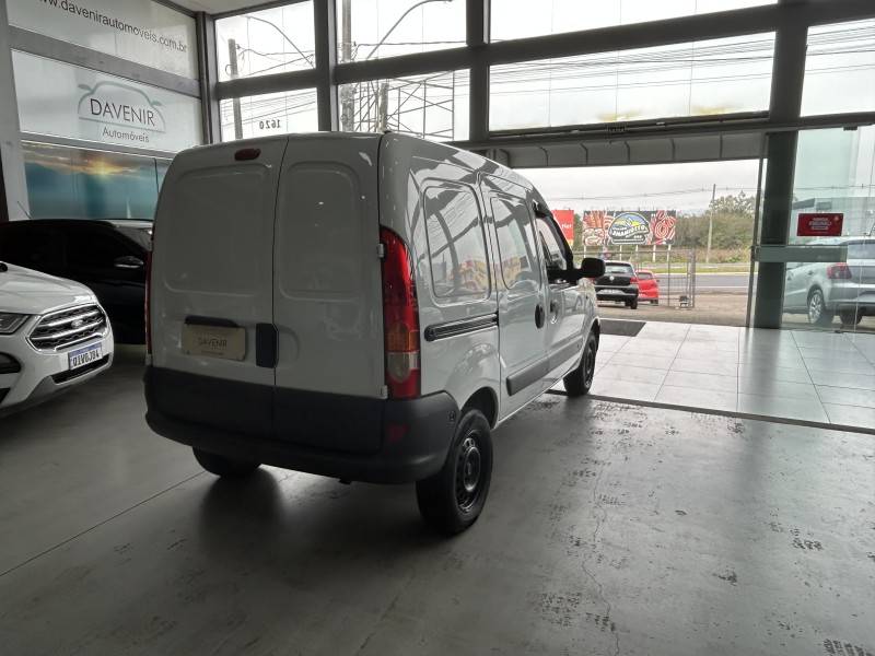 RENAULT - KANGOO - 2016/2017 - Branca - R$ 54.900,00