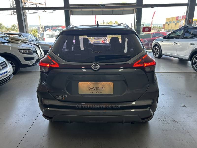NISSAN - KICKS - 2022/2022 - Cinza - R$ 105.900,00