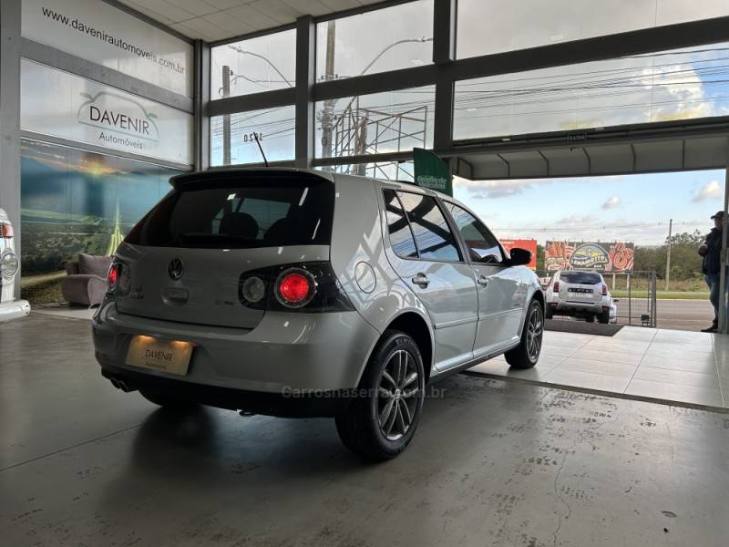 VOLKSWAGEN - GOLF - 2012/2013 - Prata - R$ 62.900,00