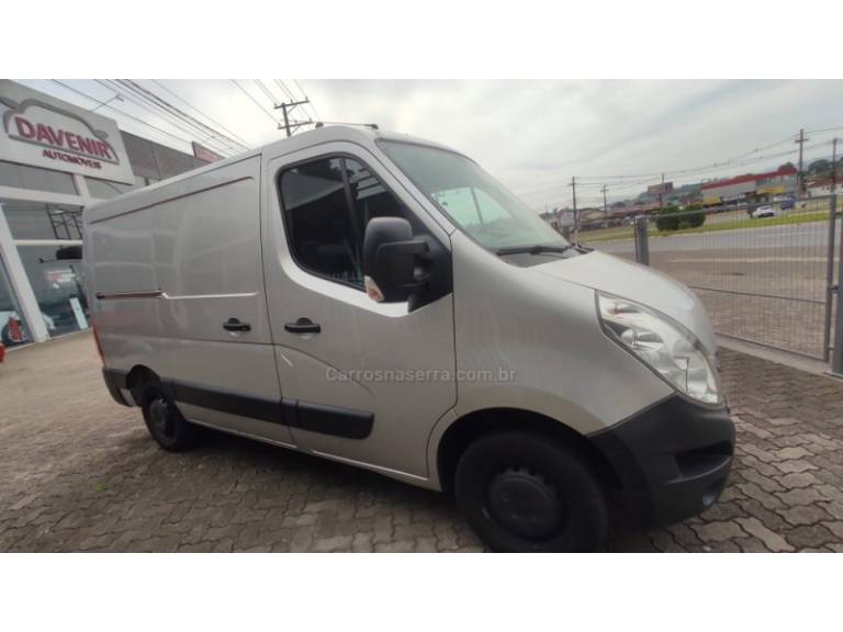 RENAULT - MASTER - 2016/2017 - Cinza - R$ 124.900,00