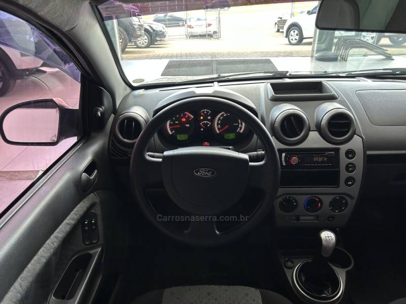 FORD - FIESTA - 2013/2013 - Branca - R$ 34.900,00