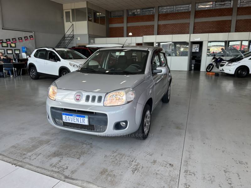 FIAT - UNO - 2014/2014 - Prata - R$ 32.900,00