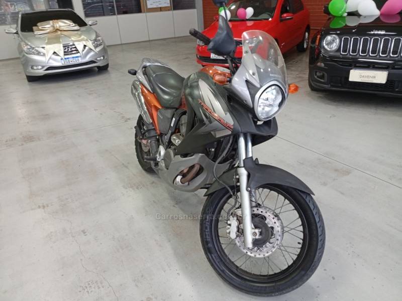 HONDA - XL 700V - 2014/2014 - Laranja - R$ 30.500,00