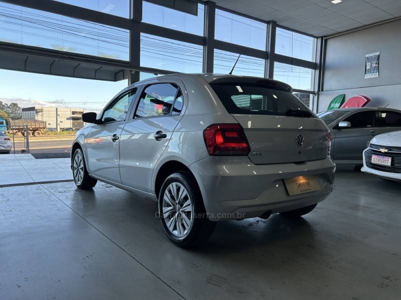 VOLKSWAGEN - GOL - 2021/2022 - Prata - R$ 61.900,00