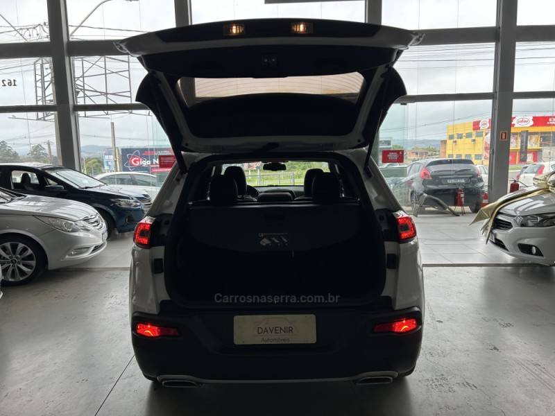 JEEP - CHEROKEE - 2015/2015 - Branca - R$ 99.900,00