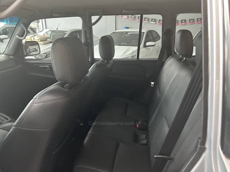MITSUBISHI - PAJERO TR4 - 2014/2014 - Prata - R$ 68.900,00