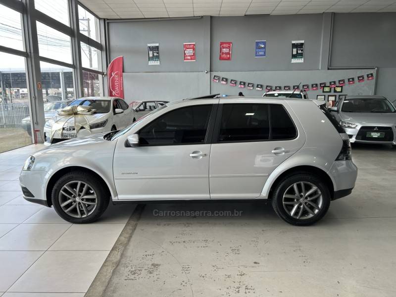 VOLKSWAGEN - GOLF - 2012/2013 - Prata - R$ 62.900,00