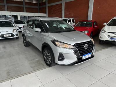 NISSAN - KICKS - 2022/2022 - Prata - R$ 99.900,00