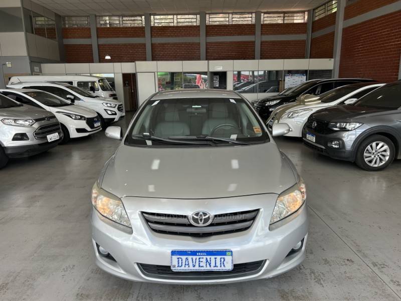 TOYOTA - COROLLA - 2008/2009 - Prata - R$ 59.900,00
