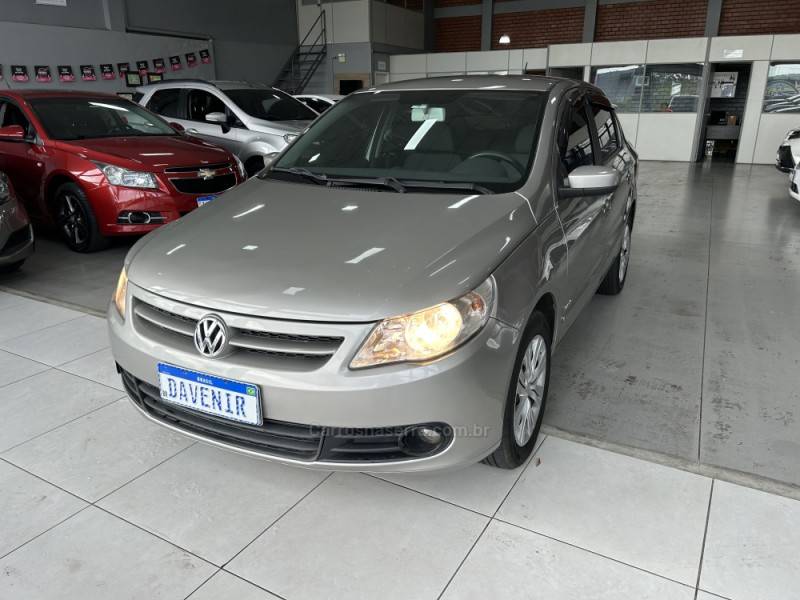 VOLKSWAGEN - VOYAGE - 2011/2012 - Cinza - R$ 33.900,00