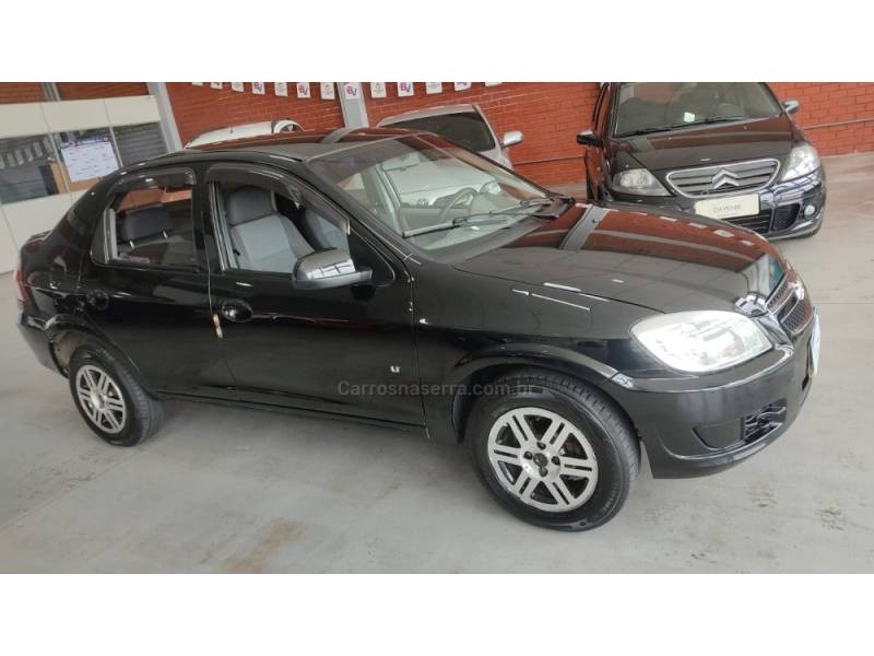 CHEVROLET - PRISMA - 2011/2012 - Preta - R$ 30.900,00