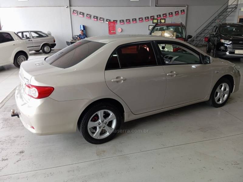 TOYOTA - COROLLA - 2012/2012 - Bege - R$ 65.900,00