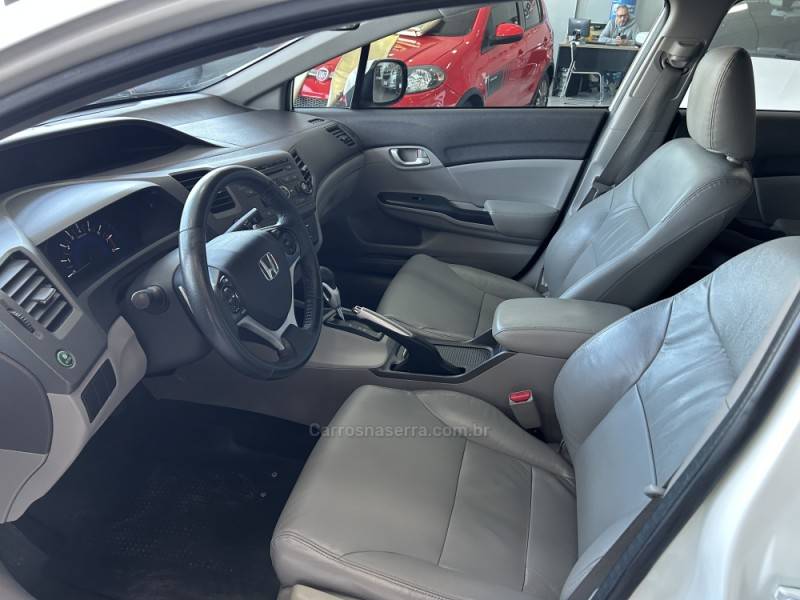 HONDA - CIVIC - 2012/2013 - Branca - R$ 67.900,00
