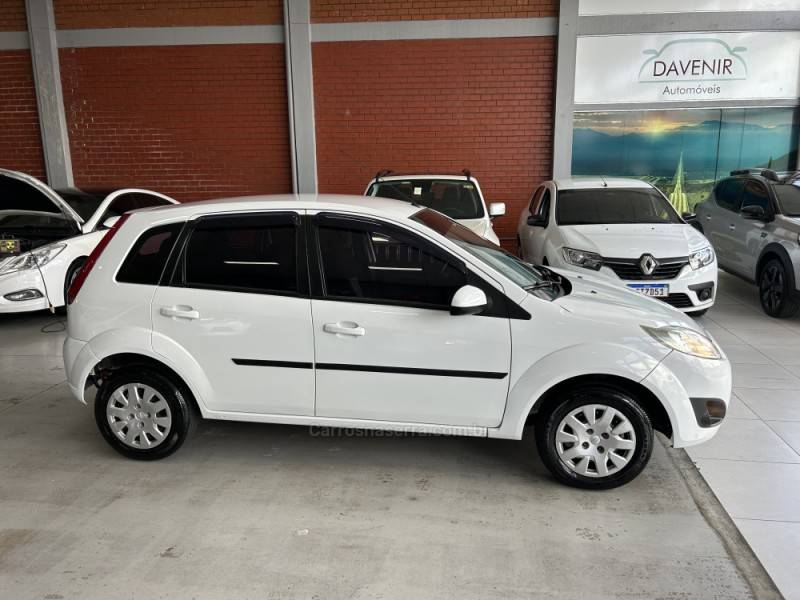 FORD - FIESTA - 2013/2013 - Branca - R$ 34.900,00