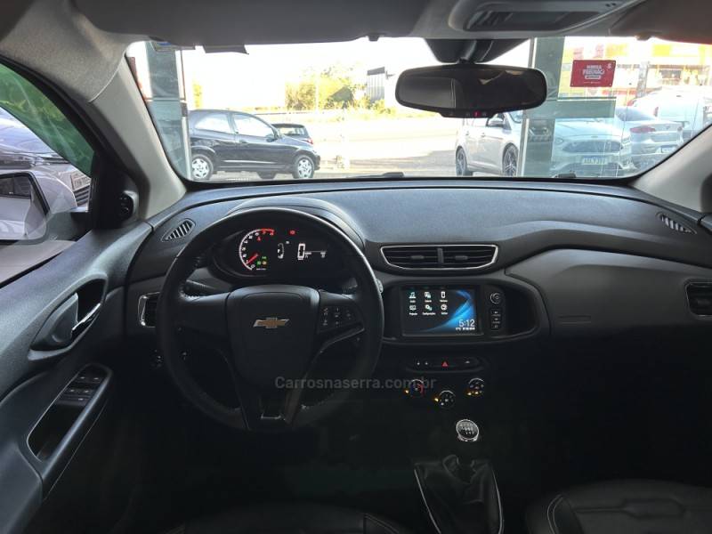 CHEVROLET - ONIX - 2019/2019 - Prata - R$ 68.900,00