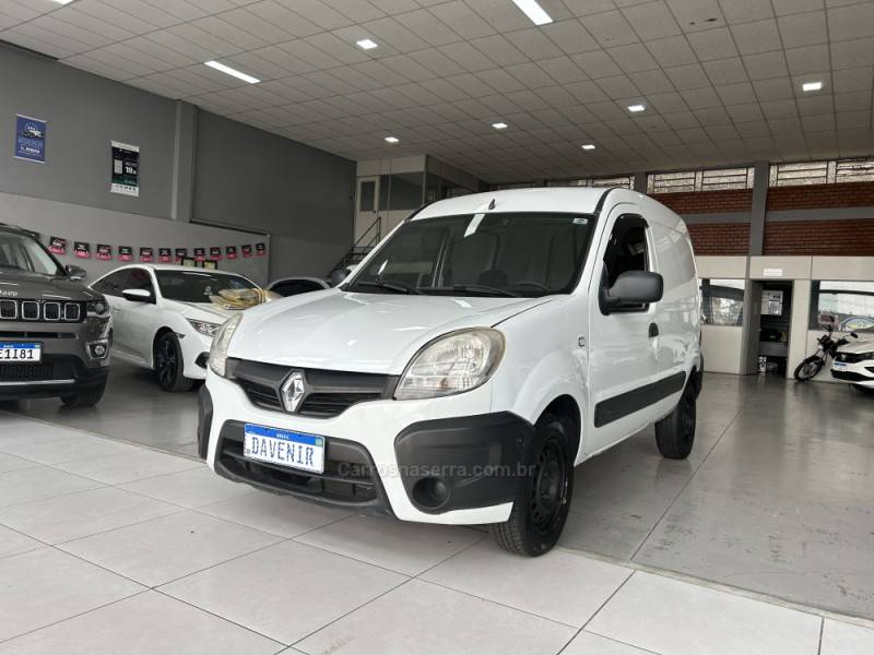 RENAULT - KANGOO - 2016/2017 - Branca - R$ 54.900,00