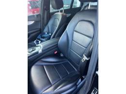MERCEDES-BENZ - C 180 - 2016/2016 - Preta - R$ 110.000,00