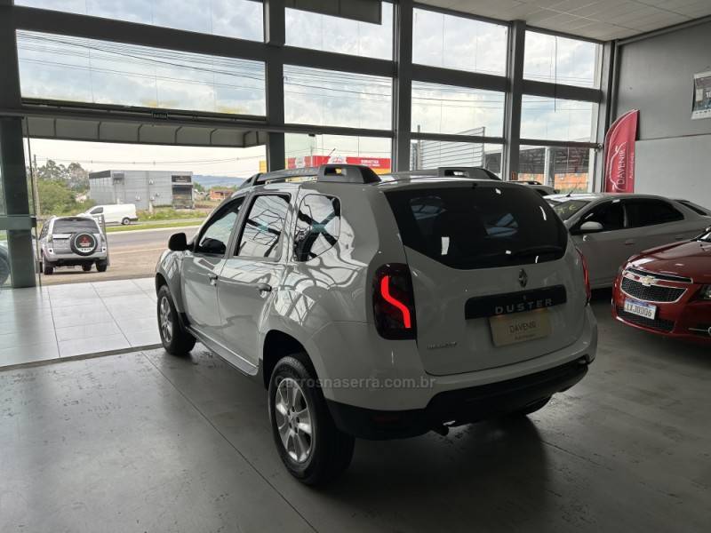 RENAULT - DUSTER - 2019/2020 - Branca - R$ 77.900,00