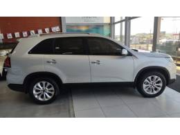 KIA MOTORS - SORENTO - 2014/2015 - Prata - R$ 79.900,00