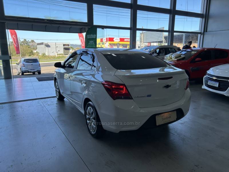 CHEVROLET - PRISMA - 2017/2017 - Branca - R$ 61.900,00