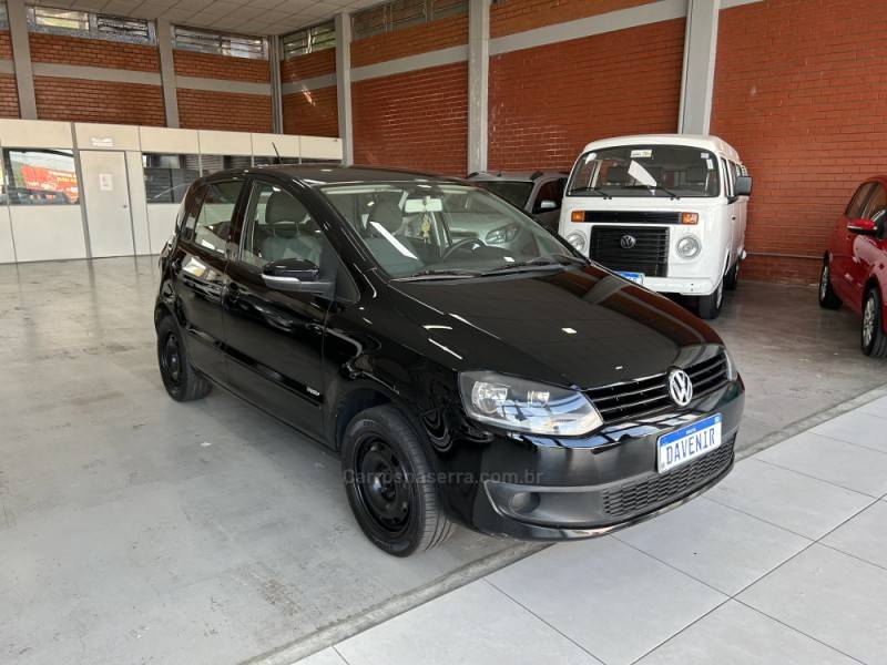 VOLKSWAGEN - FOX - 2011/2012 - Preta - R$ 30.900,00