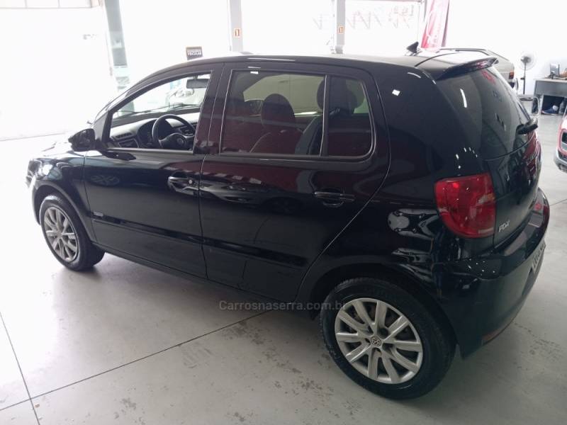 VOLKSWAGEN - FOX - 2010/2011 - Preta - R$ 31.900,00