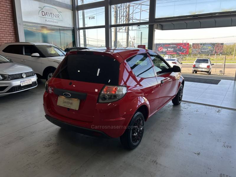 FORD - KA - 2013/2013 - Vermelha - R$ 27.900,00