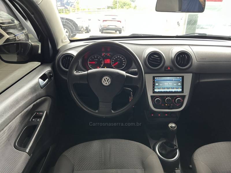 VOLKSWAGEN - VOYAGE - 2011/2012 - Cinza - R$ 33.900,00