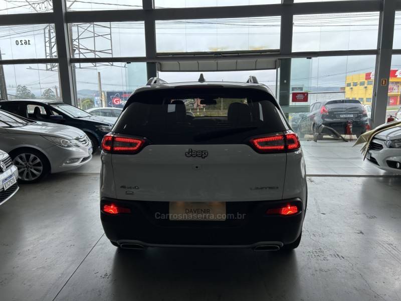 JEEP - CHEROKEE - 2015/2015 - Branca - R$ 99.900,00