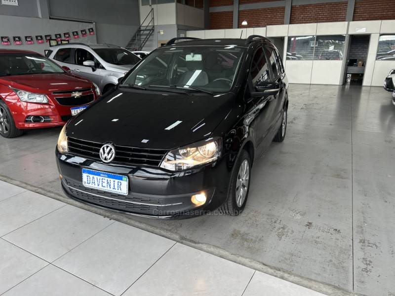 VOLKSWAGEN - SPACEFOX - 2010/2011 - Preta - R$ 39.900,00