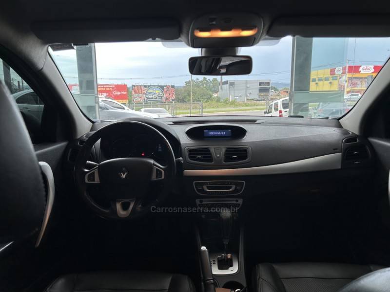 RENAULT - FLUENCE - 2012/2013 - Prata - R$ 46.900,00