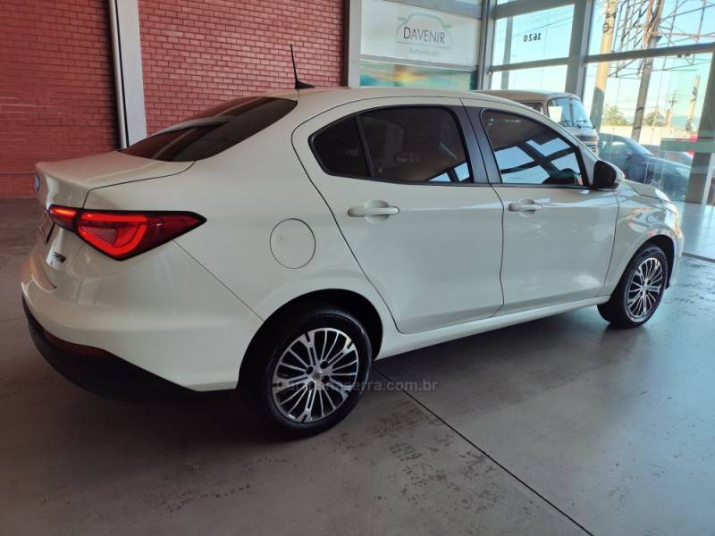 FIAT - CRONOS - 2021/2022 - Branca - R$ 76.900,00