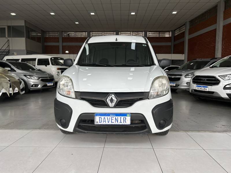 RENAULT - KANGOO - 2016/2017 - Branca - R$ 54.900,00