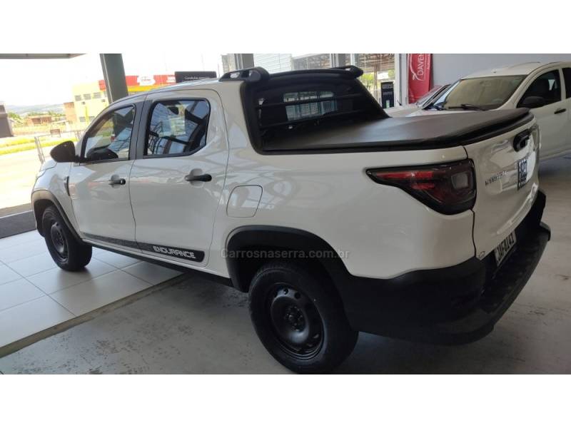 FIAT - STRADA - 2020/2021 - Branca - R$ 74.900,00