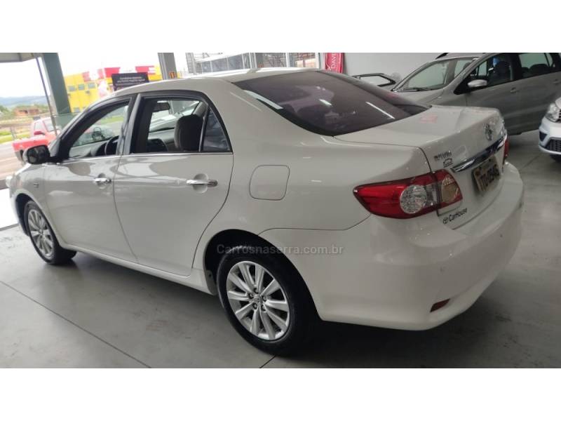 TOYOTA - COROLLA - 2012/2013 - Branca - R$ 72.900,00