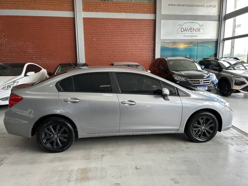 HONDA - CIVIC - 2013/2014 - Prata - R$ 74.900,00