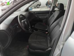 VOLKSWAGEN - GOLF - 2002/2002 - Prata - R$ 31.900,00