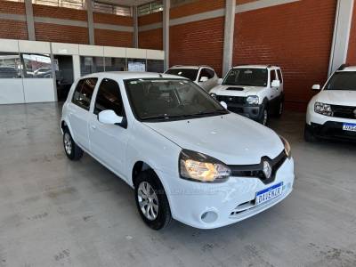 RENAULT - CLIO - 2015/2016 - Branca - R$ 38.900,00