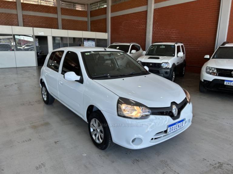RENAULT - CLIO - 2015/2016 - Branca - R$ 38.900,00
