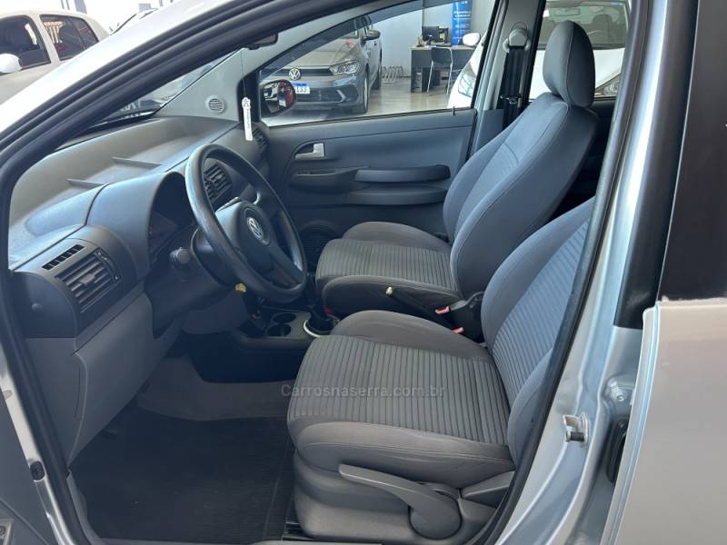 VOLKSWAGEN - SPACEFOX - 2008/2009 - Prata - R$ 35.900,00