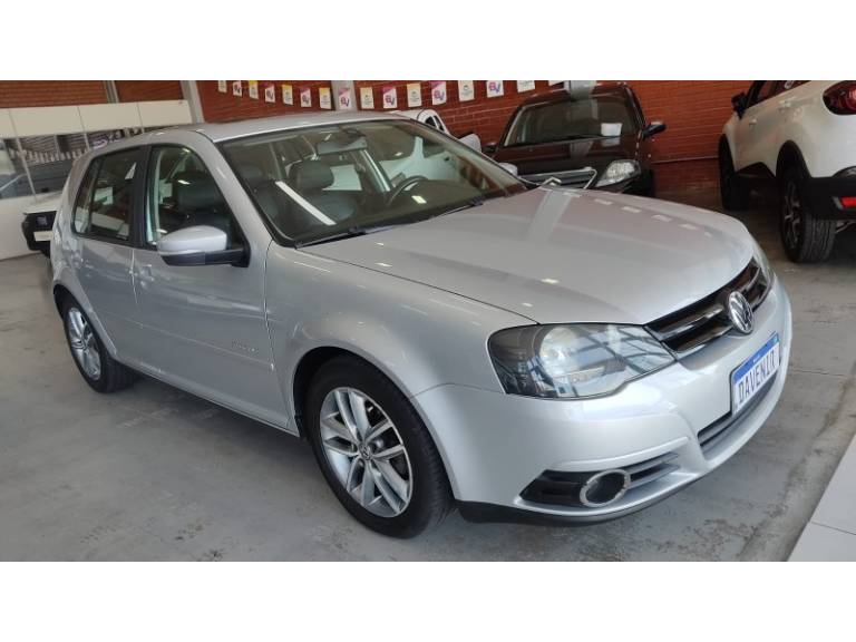 VOLKSWAGEN - GOLF - 2012/2013 - Prata - R$ 64.900,00