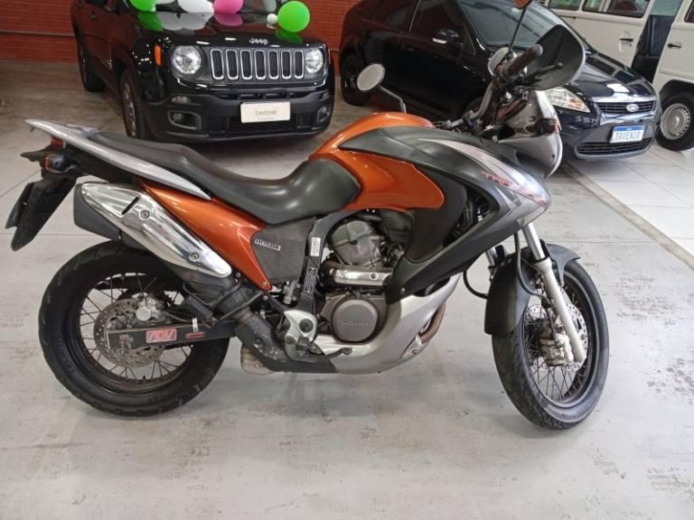 HONDA - XL 700V - 2014/2014 - Laranja - R$ 30.500,00