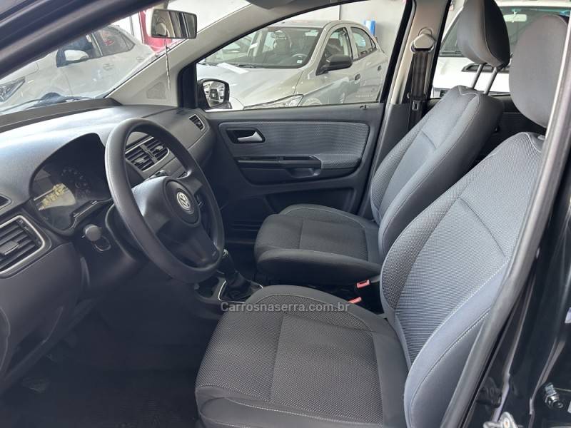 VOLKSWAGEN - FOX - 2011/2012 - Preta - R$ 30.900,00