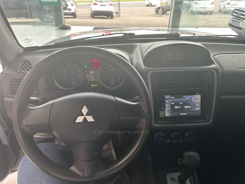 MITSUBISHI - PAJERO TR4 - 2014/2014 - Prata - R$ 68.900,00